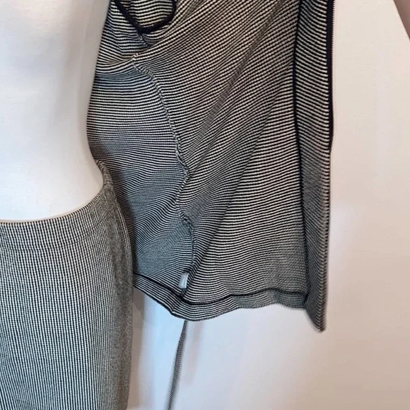 St. John Gray Knit Shirt Suit with Belted Blazer - Picture 6 of 12